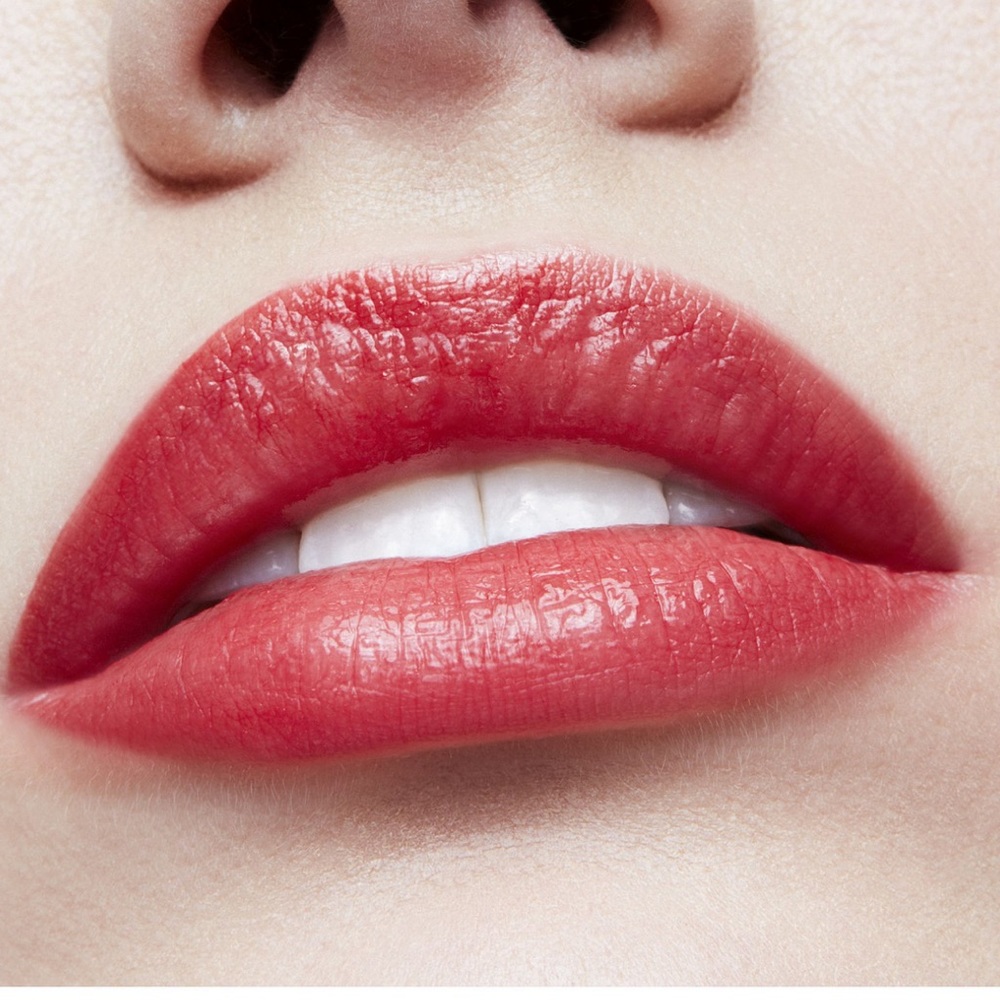MAC LUSTRE LIPSTICK - Picture 2 of 5